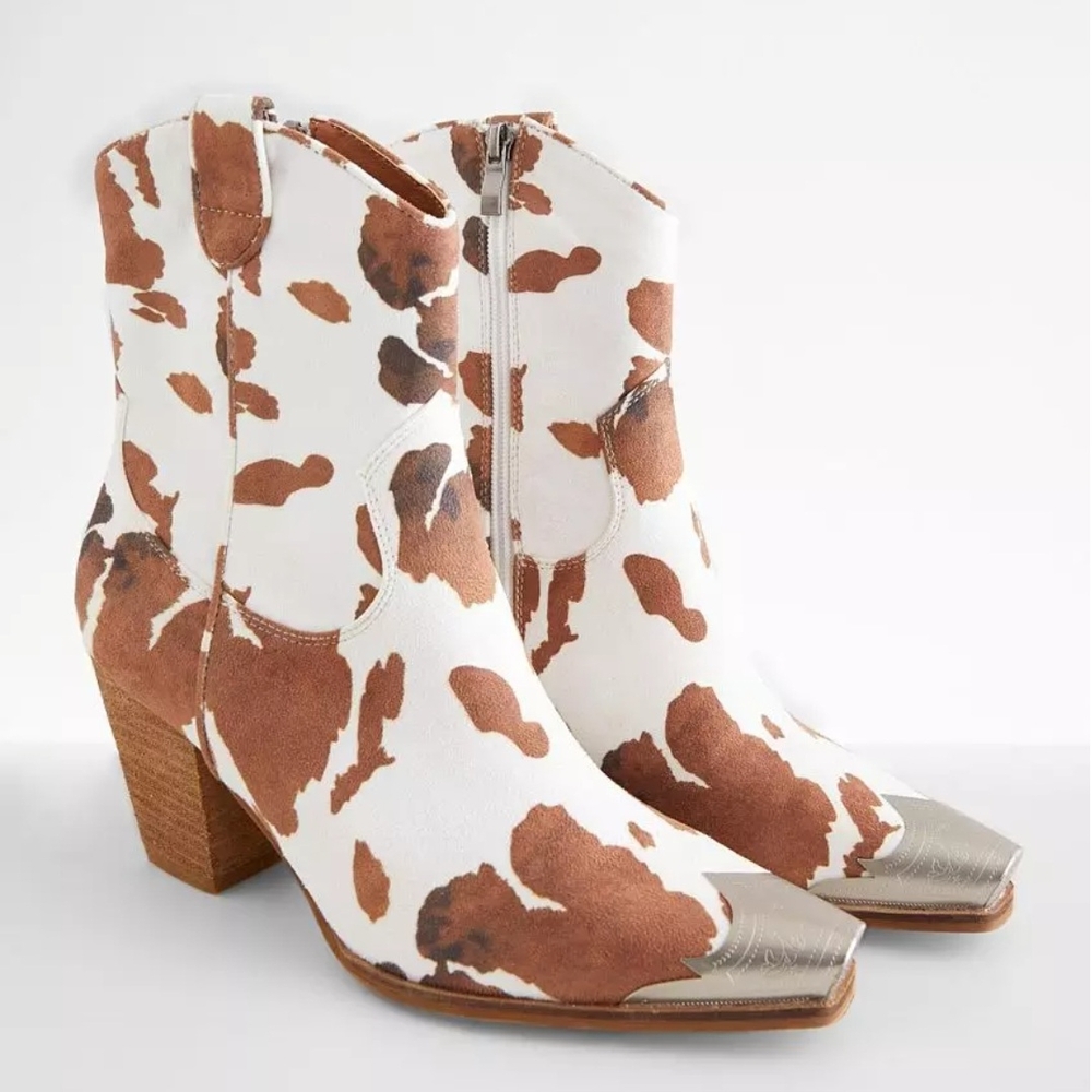 Dakota Cow Print Western Ankle Boot
Beast Fashion - Picture 2 of 6